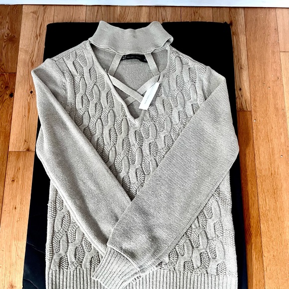NWT NY & Company beige sweater - Picture 2 of 9